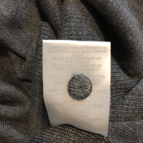 2 for $20 Melanie Lyne Sweater Medium - Picture 7 of 7